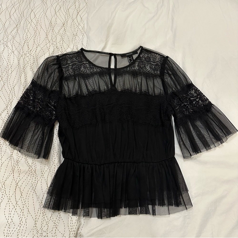 Forever 21 Lace Peplum Top
